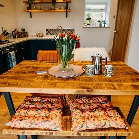 The Little Cottage By Truabode Holiday Lets & Short Lets Newquay - Parking, Wifi & Pet Friendly Brauneberg Buitenkant foto